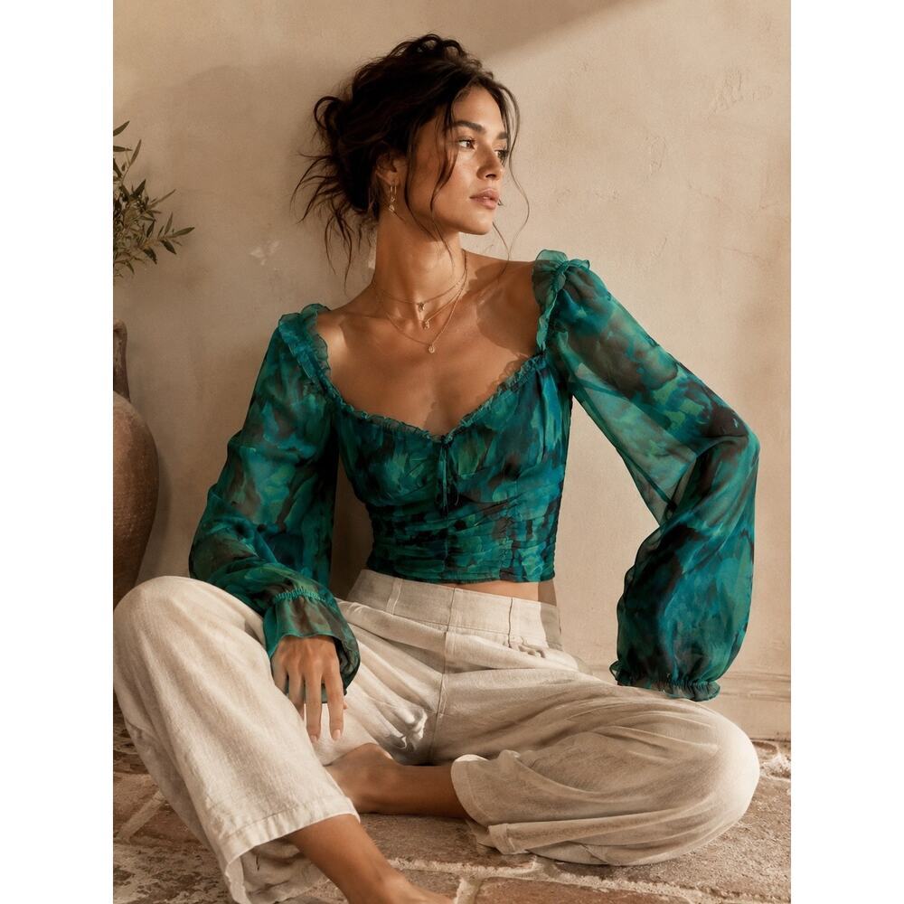 SHOWPO | Green/Black Clabelle Long Sleeve Ruched Cropped Sweetheart Top- Sz 2